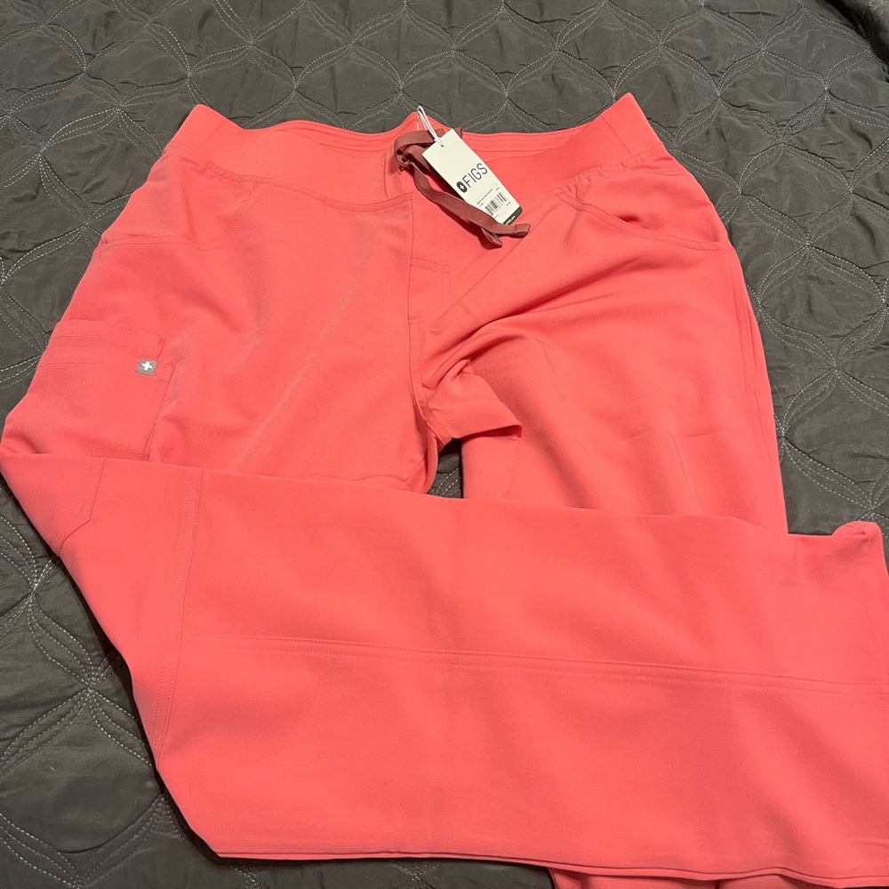 FIGS Kade Desert Rose NWT